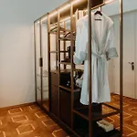 מלון דירות Meta Historic Living 4*