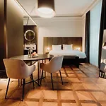 Meta Historic Living