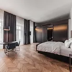 Meta Historic Living 4*