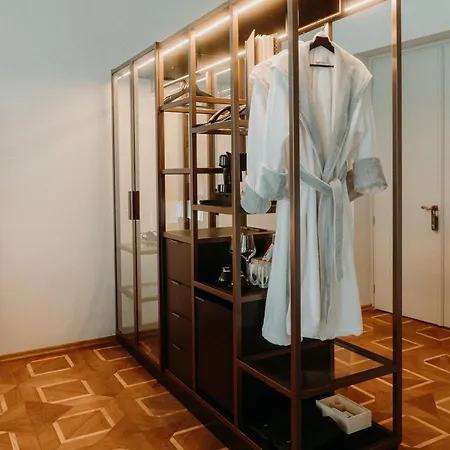 Ξενοδοχείο με διαμερίσματα Meta Historic Living 4*