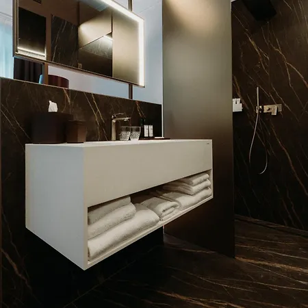 Appart hôtel Meta Historic Living 4*