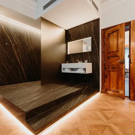 Meta Historic Living