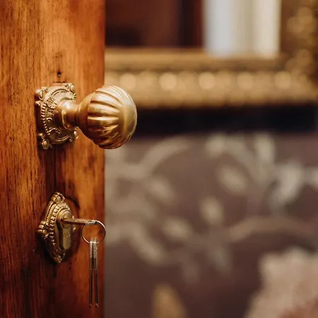 Meta Historic Living 4*