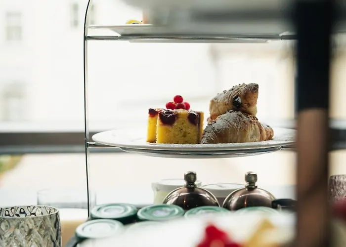 Meta Historic Living