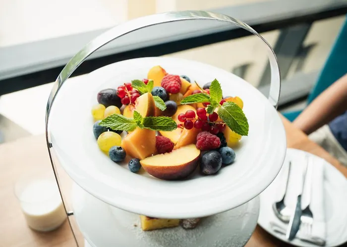 Meta Historic Living