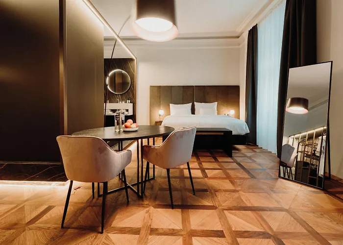 Meta Historic Living