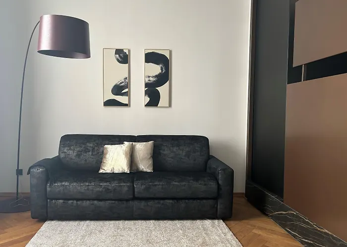 Meta Historic Living