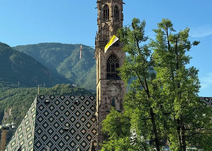 Meta Historic Living