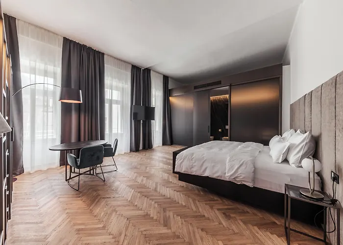 Meta Historic Living 4*